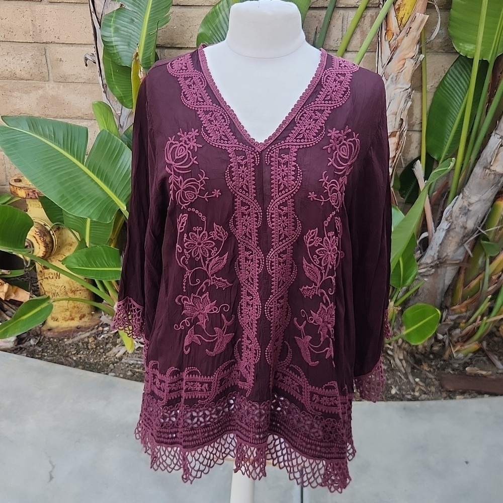 Johnny Was Assic Embroidered Top Purple Plum Vneck Medium